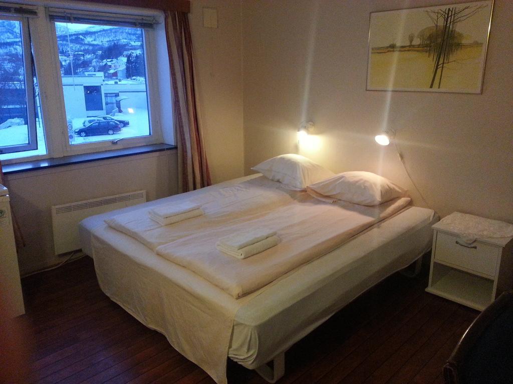 Gullhaugen Pensjonat Harstad Quarto foto